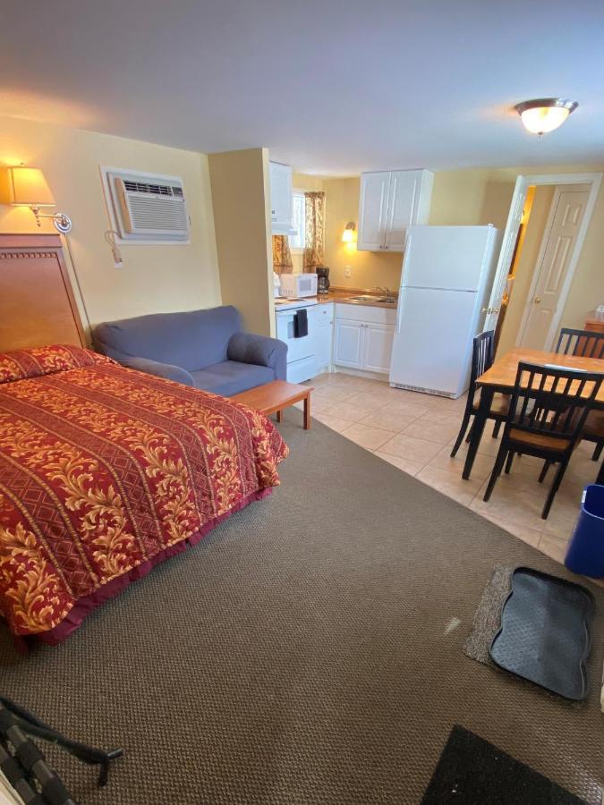 North Colony Motel And Cottages บาร์ทเล็ตต์ ภายนอก รูปภาพ