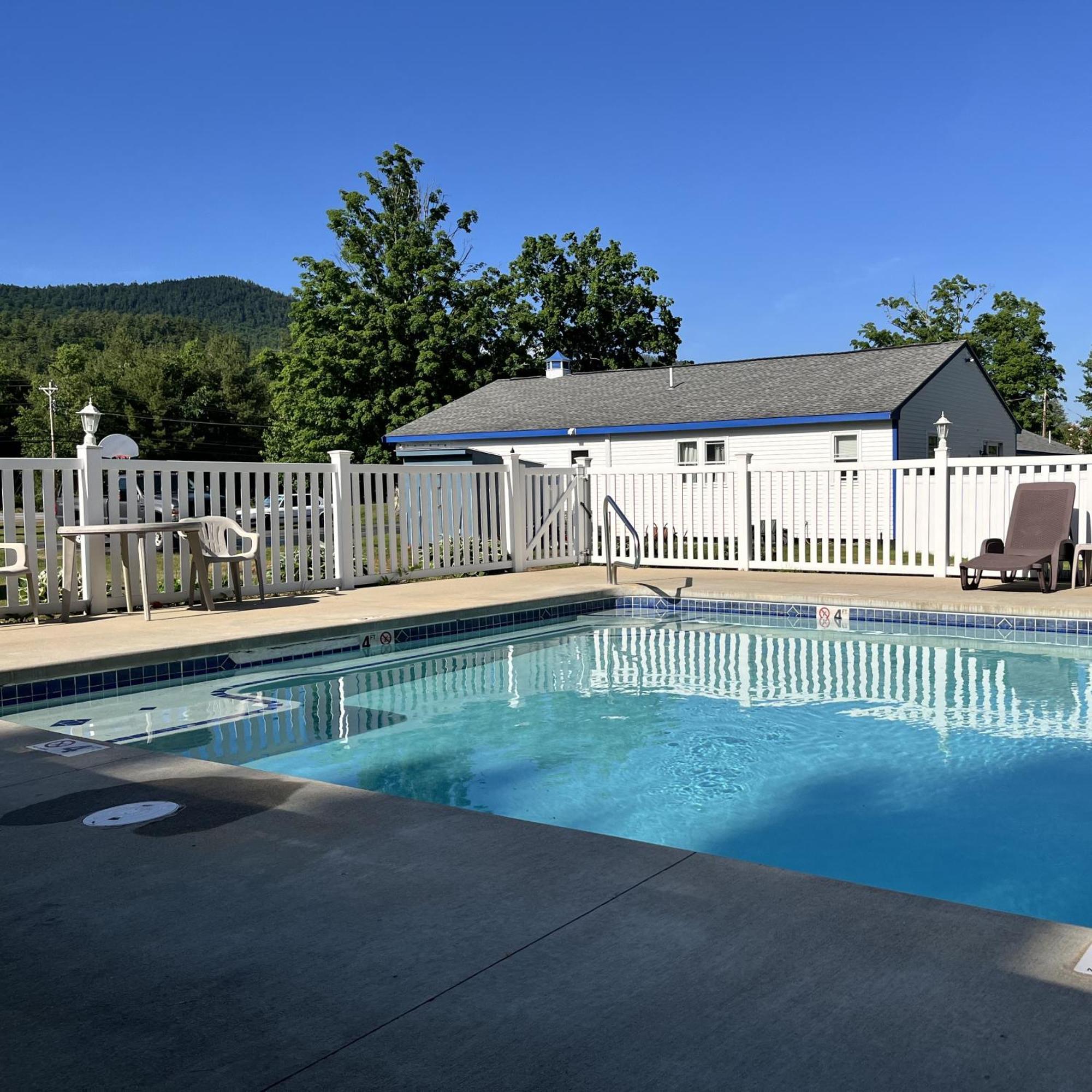 North Colony Motel And Cottages บาร์ทเล็ตต์ ภายนอก รูปภาพ