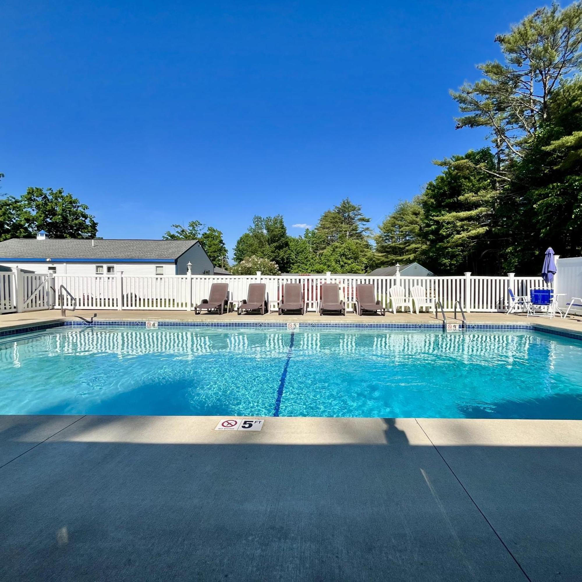 North Colony Motel And Cottages บาร์ทเล็ตต์ ภายนอก รูปภาพ